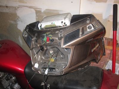 Front fairing removed.  All of the "guts" of the faring are still installed in this shot.
Keywords: 1984;goldwing;gl1200