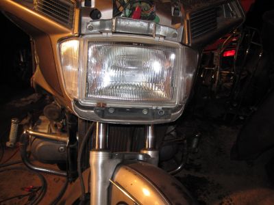 Lower headlight trim removed.
Keywords: 1984;goldwing;gl1200