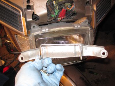 Upper headlight bracket.
Keywords: 1984;goldwing;gl1200